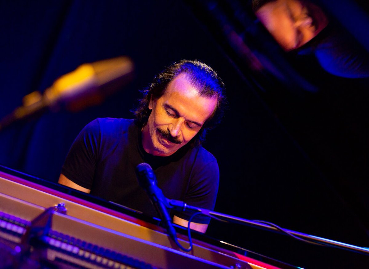 Yanni's tweet photo. Ladyhawk does it again. Opening night on Broadway. Capturing the emotion.
Photo by @Krystalan_C https://t.co/W8jmLT3tXY