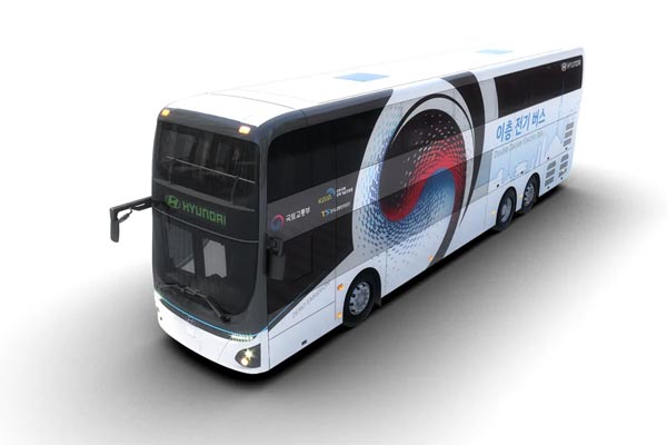 AutoexploraMX's tweet photo. Hyundai Motor presentó un autobús eléctrico de dos pisos con capacidad para 70 pasajeros y autonomía de 300 km https://t.co/G7qzcZtY9f https://t.co/9rusNjVn82
