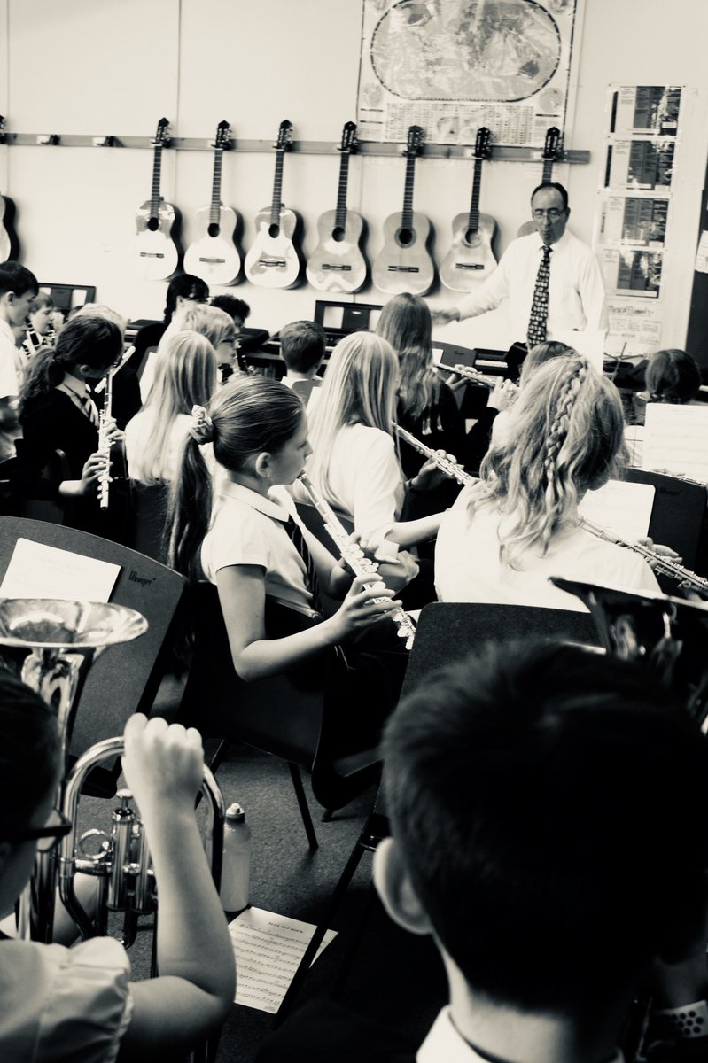 InverkeithingA1's tweet photo. The amazing Playday 2019 organised by IHS and talented music instructors! We welcomed our cluster primary pupils who receive music tuition to the school yesterday to perform with one another. Wow! Thanks to Music staff, mr Dowall, mr Holms, mr Hardy and  mr Weir. 🌟🌟@IHSupdates https://t.co/eWYrOKCf04