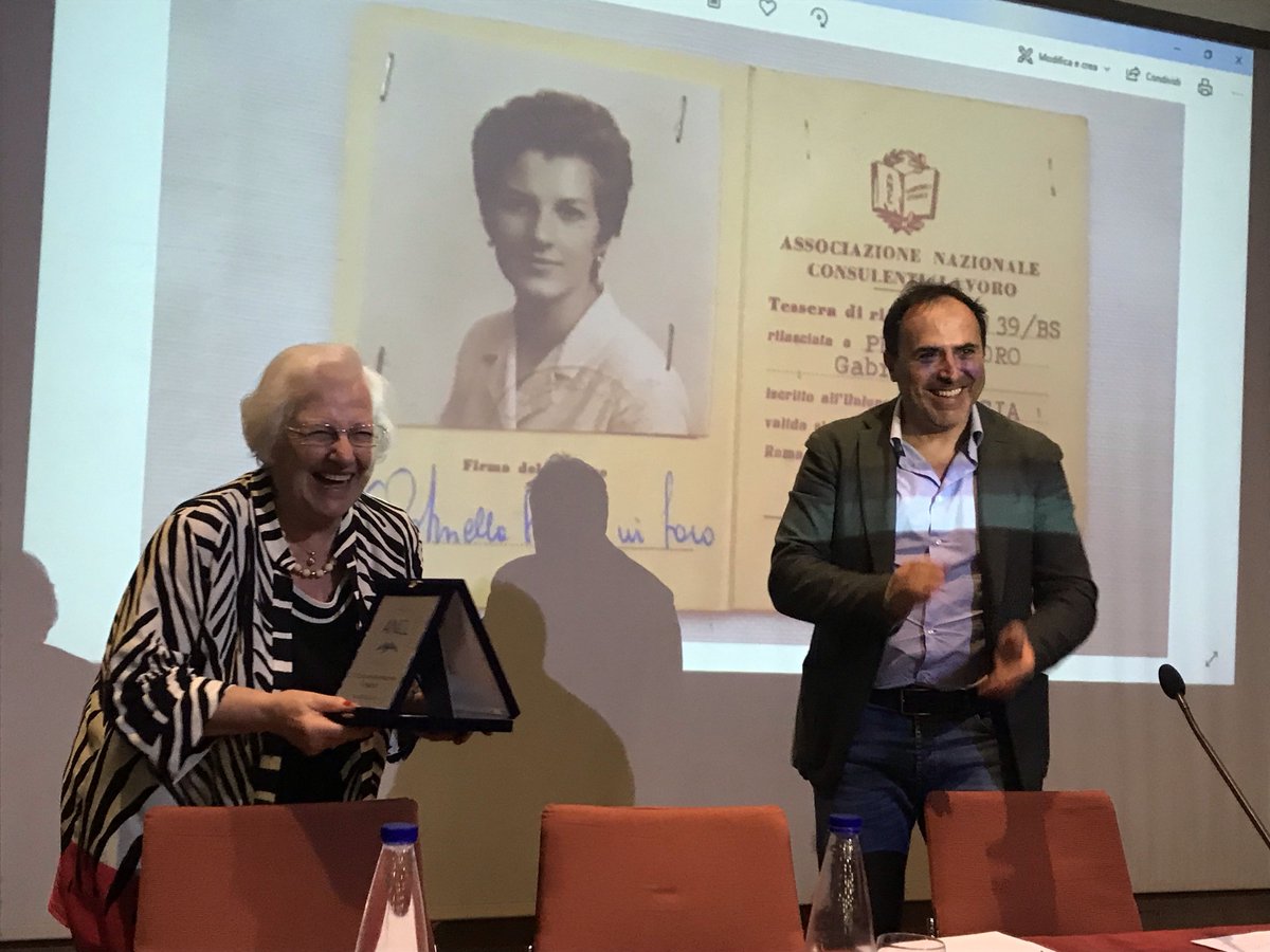 Questo pomeriggio a Tivoli, durante la prima giornata del Corso Formativo per Dirigenti #ANCL, abbiamo fatto "un salto nella storia dell'ANCL" con i Consulenti Gabriella Perini e Giammaria Monticelli. Un sincero ringraziamento a coloro che hanno fatto la Nostra Storia!
👇📸