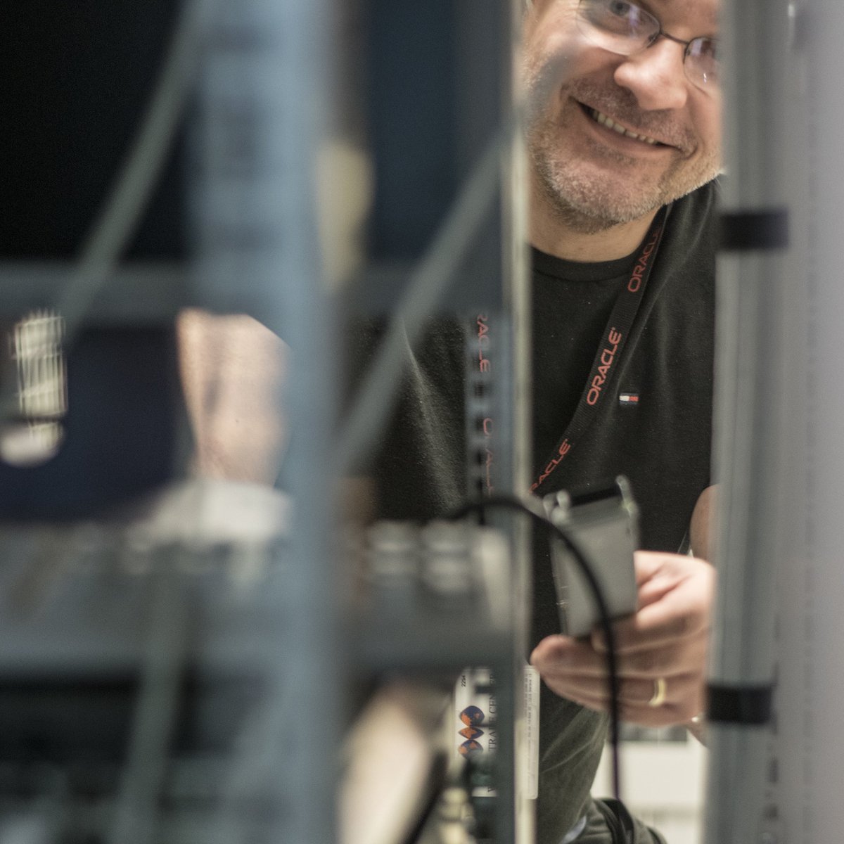 Lee_Menzies2's tweet image. #throwbackthursday A year ago I visited #Geneva to meet with the Swiss #OracleFieldSupport team.  Here is Claudio in his natural habitat 😀  
#datacenter #oraclesupport
#customerfirst #exploreoracle #lifeatoracle