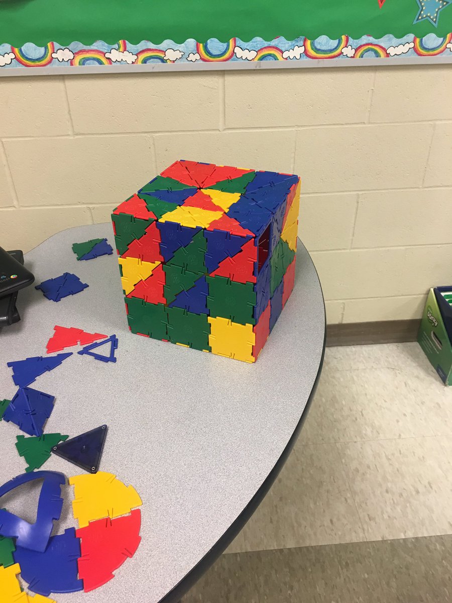 MlleLubert's tweet photo. Reviewing 3D shapes was a hit! https://t.co/5YNYArTNTM