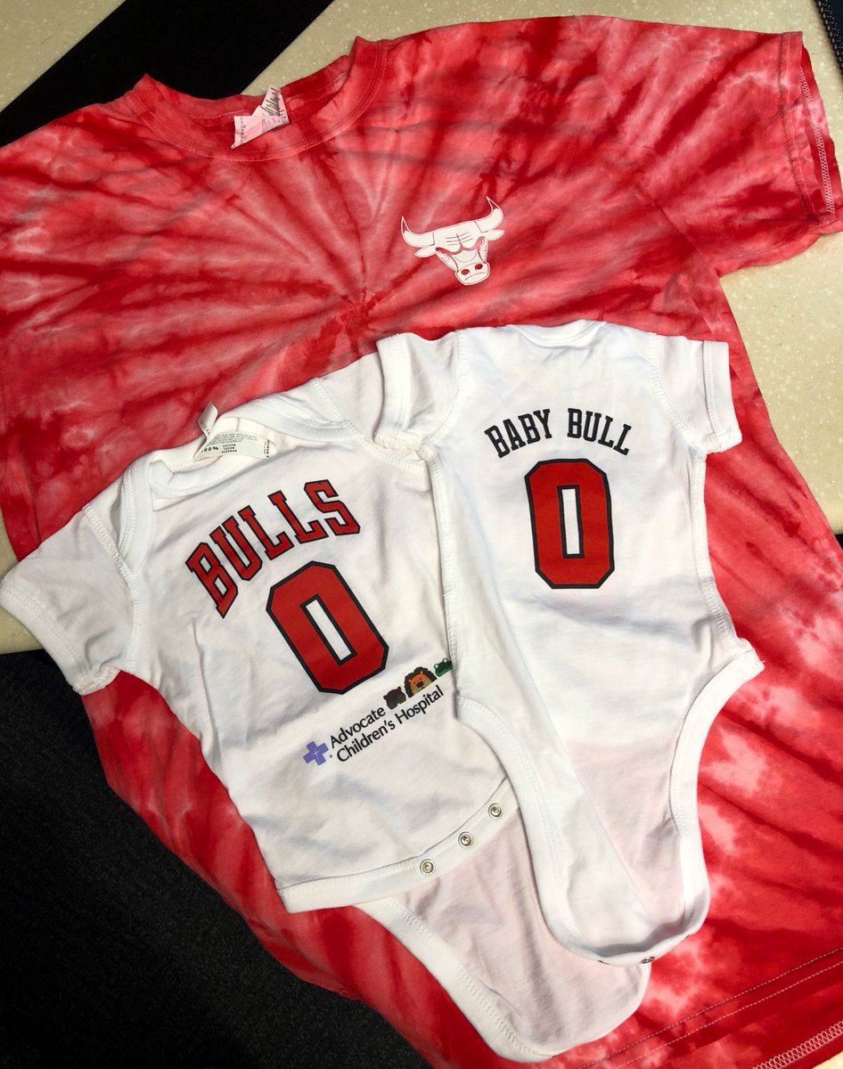 RufioRadio's tweet photo. Thank you @chicagobulls for the dope tie-dye and the adorable onesies!! #RunWithUs #BullsAllSummer #DaddyRuf https://t.co/8cv01RtfiJ