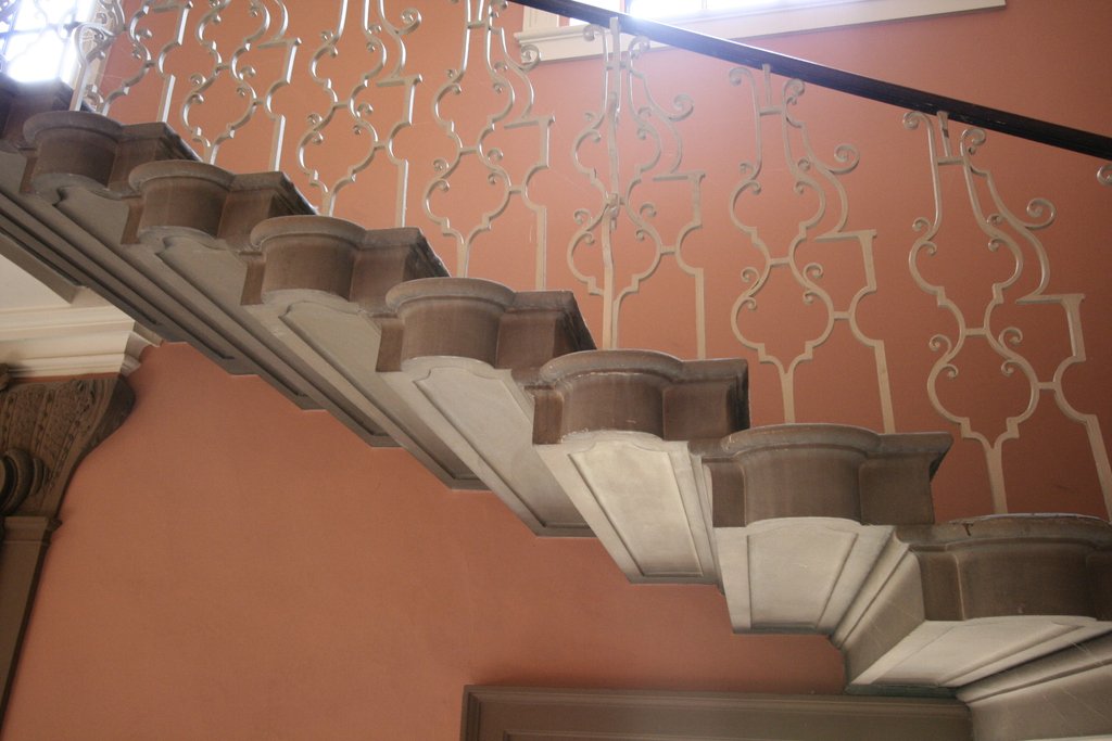 stonestair's tweet photo. Unusual ends on the treads of the main stair at Wentworth Woodhouse in the initial West facing brick baroque house designed and built by Ralph Tunnicliffe 1724-28.

#Yorkshire #Tunnicliffe #Fitzwilliam #Georgian  #Cantileverstair #Stonestair #Interirdesign #Architecture #Stair https://t.co/qvvJajYETI