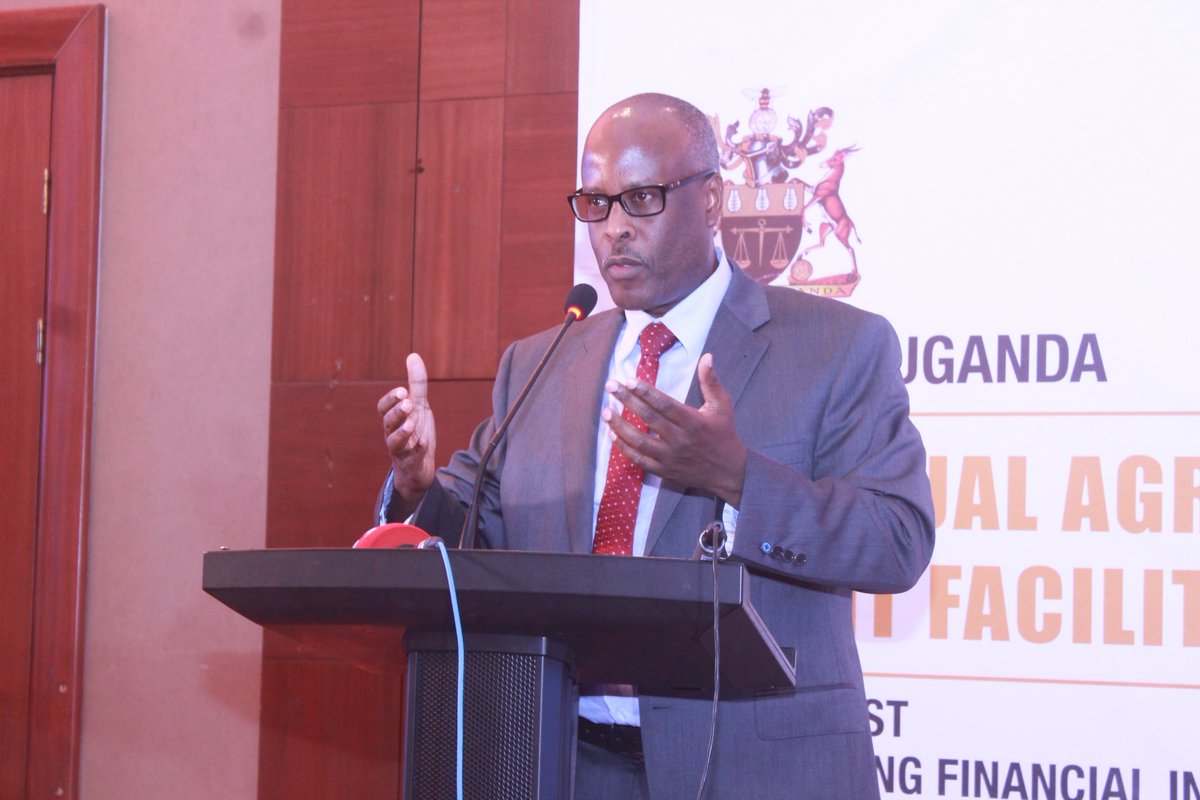 BOU_Official's tweet photo. Executive Director, Financial Markets Development Committee (FMDC), Mr. Simon Rutega thanks the government for providing funds to a sector looked at as risky. #ACFat10 #ACFAwards https://t.co/MmnKi9gHID