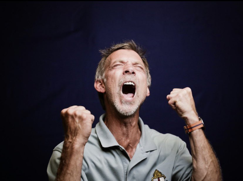 Девушка эмоции. Озлобленная женщина. Девушка эмоции. Человек в ярости. Человек кричит.