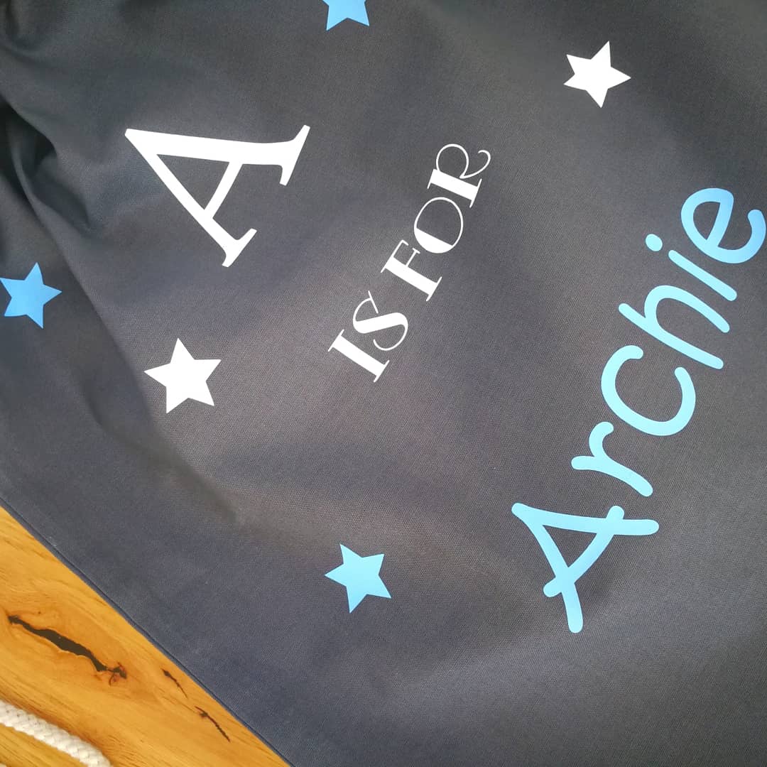 HomeHeartGifts's tweet photo. I am pleased to finally share with you the latest addition to our new HH bag collection! Introducing our kids gymsac, personalised so you'll never get them mixed up again! 😍 only £9.95 fully personalised 😯

Message me to order or shop now online at
https://t.co/kxEHNEPKle

♥️♥️ https://t.co/DOx0iAfSeU