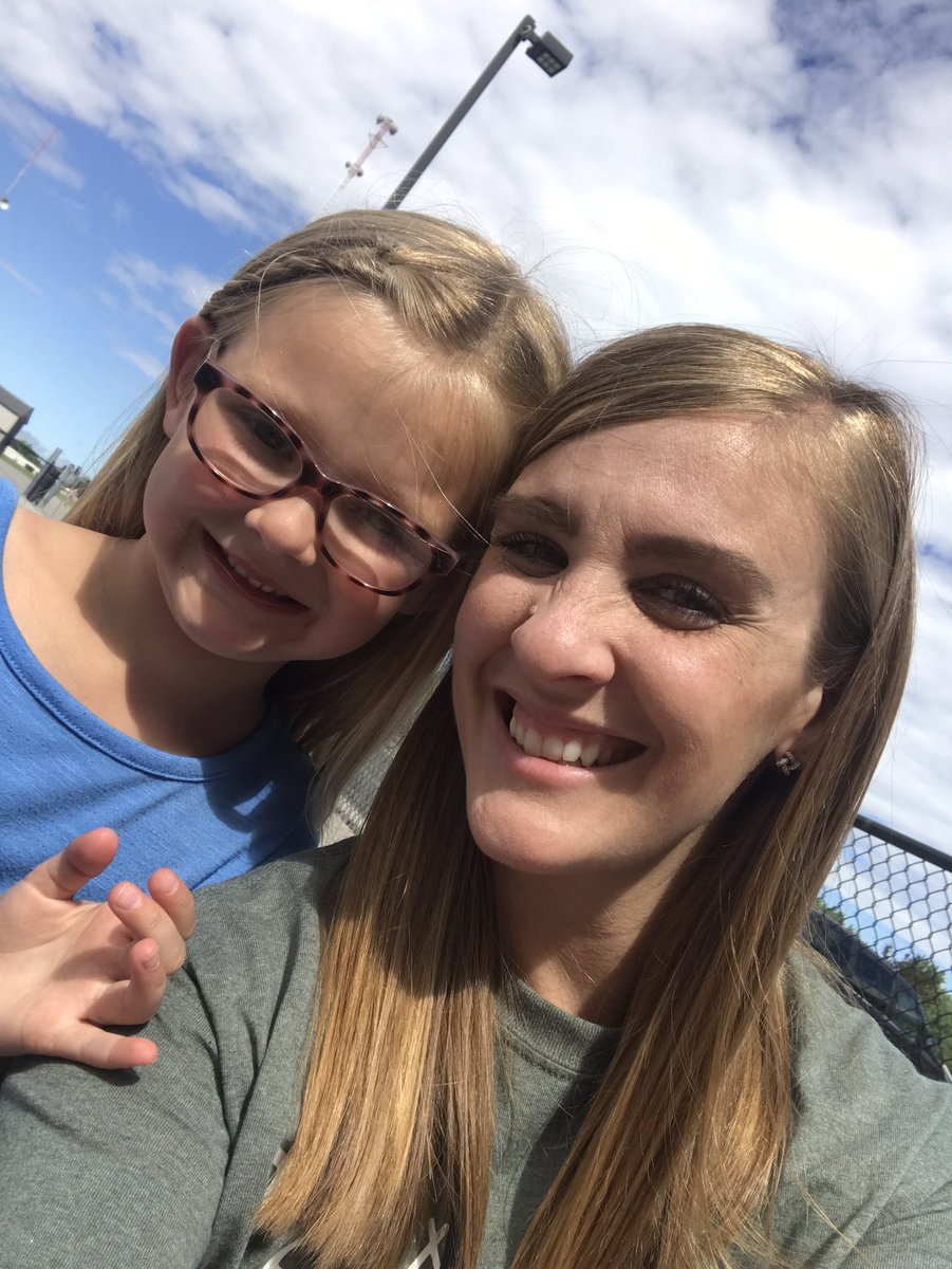 MrsFrysKinders's tweet photo. Beautiful day for a picnic! #BHESpowerup https://t.co/QPVC4jrFPc