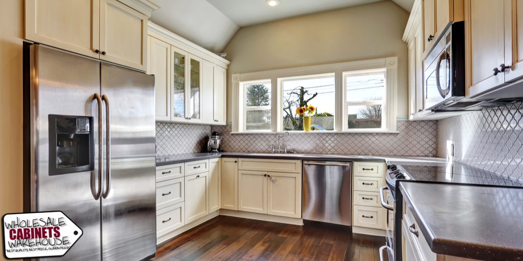 WCWcabinets's tweet photo. #Cabinets #Cabinet #NewKitchen #NashvilleDecor #BeautifulKitchen #KitchenOfYourDreams #WholesaleCabinetWarehouse #WCW #WholesaleCabinets #CabinetWarehouse #FlipYourKitchen #Rejuvenate #KitchenCabinets #FreshLook #KitchenFaceLift #KitchenOverhaul #AllThingsCabinets https://t.co/FYMTvOtwOK