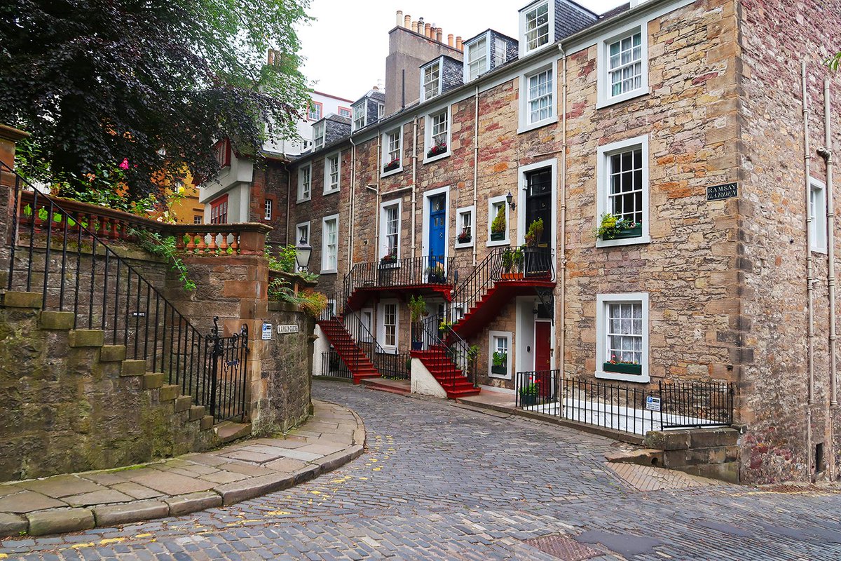 weareLRPM's tweet photo. What do your tenants really want? Here are the most sought after property features: https://t.co/wP2HyBIKsP https://t.co/0HUqeOyuUZ