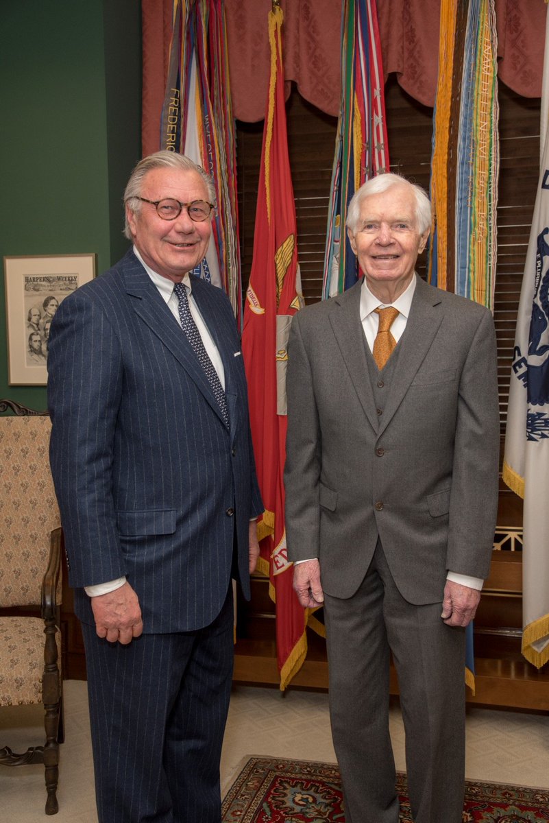 WTLocke's tweet photo. Such a kind man to me throughout his time in office on #Mississippi's behalf #RIPThadCochran; upon his election to the #USHouse and then the #USSenate, he represented "Old South Charm, but New South Progress" for Republicans. #FromDixieWithLove .... https://t.co/V1fmVnSqlt https://t.co/N93d8p2RJE