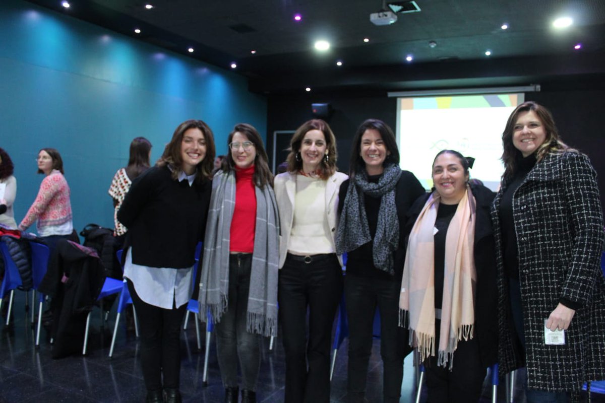 ElenaGasparriOk's tweet photo. Postales del último encuentro del Seminario de Formación de Formadoras: Desafíos de género en la ciencia, la tecnología y los negocios. En el @AcuarioRParana @CienciaSantaFe @ComunidadCRIAR @erica_hynes @ceciliaribecco https://t.co/T8mSPgaQyf