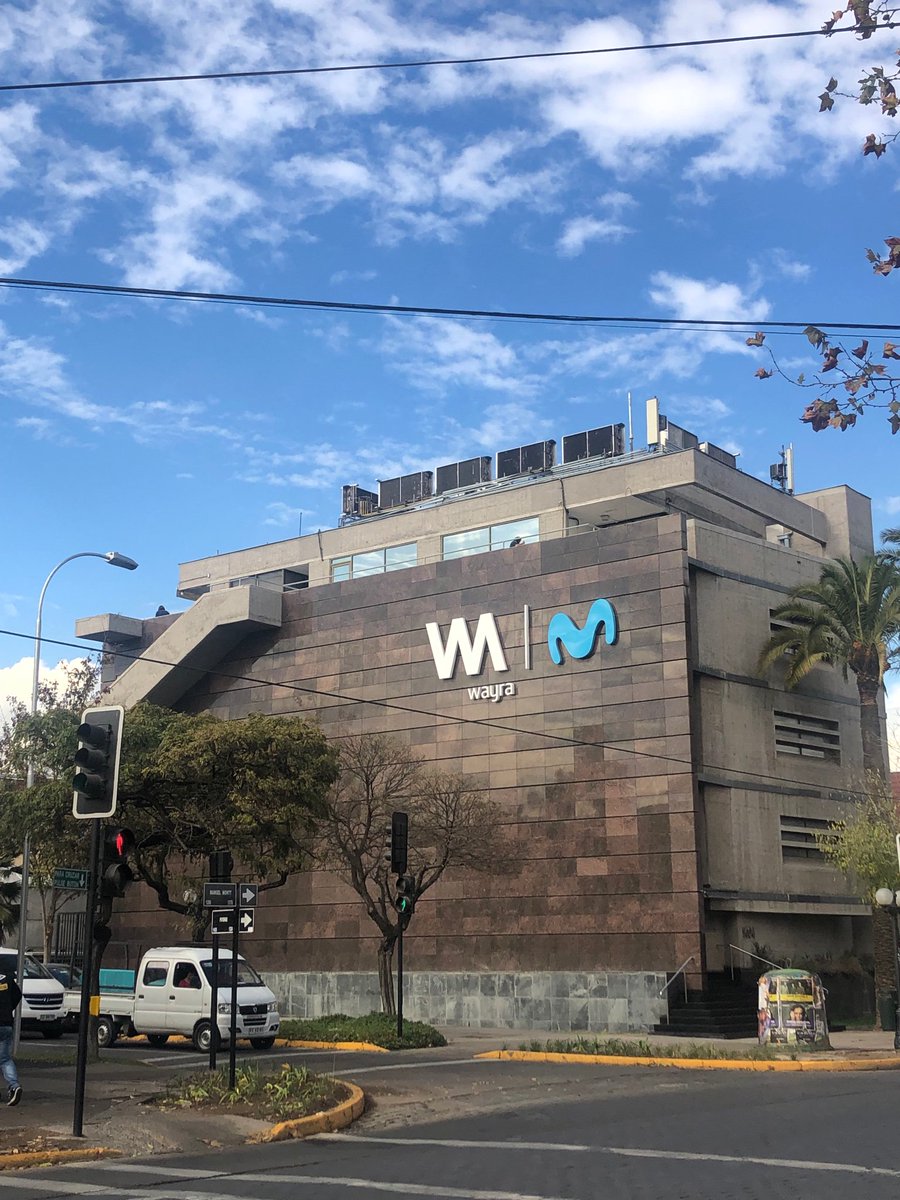 mike_arias's tweet image. Our entrepreneurs can call home 11 wayra open innovation hubs in 10 countries. #wescalestartups now it is time to visit @wayrachile!