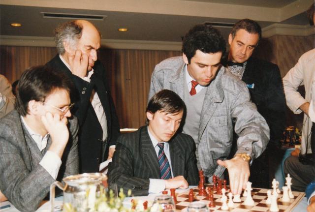 Douglas Griffin on X: Brussels, 1987. @JamesPlaskett, Mikhail Tal