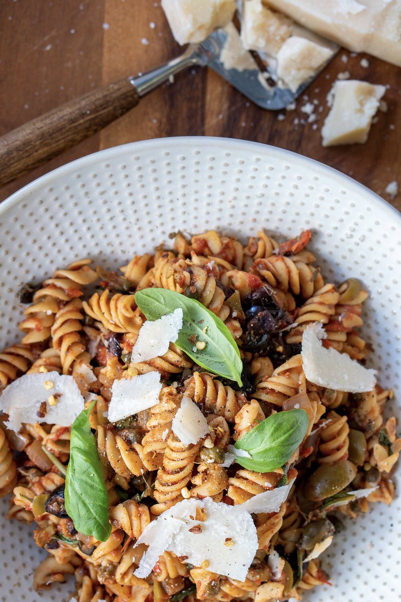 harissa's tweet photo. Healthy pasta doesn’t have to be boring. Try this chickpea pasta Puttanesca by @sevenspicelife made with our spicy #harissa 🌶 
#MinaHarissa #TasteMorocco https://t.co/9lFskPid3W