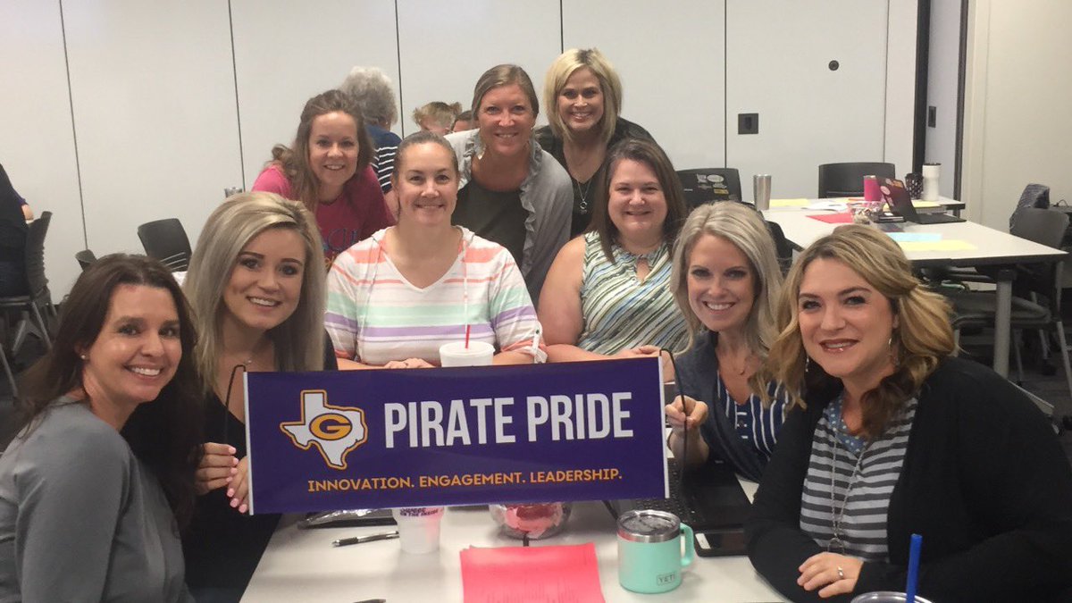 aesjohnson's tweet photo. Summer training with the best crew! 📚 ☀️ #PiratePride #LegacyAES @aesbinford @Strickland_4th @JenkinsAES @McPherson4th @Con726 @GingerBryan15 @maggiebwalton @aesgravley https://t.co/5UWSJN84b8