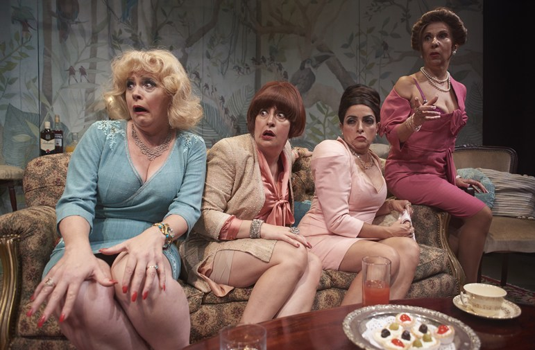 Myria_web3's tweet photo. 2 entradas para ver #Tarascones en el @TeatroPicadero +2 entradas para ver #TodoLoPosible +2 entradas para ver #LasVengadoras ambas en el Camarín de las Musas + Un vale de $ 1000 para #MásCercaMásJusto.. Escuchá por FM 89.9 #ELHornoEstáParaBollos @TeresaDonato https://t.co/bBnPVEzThw