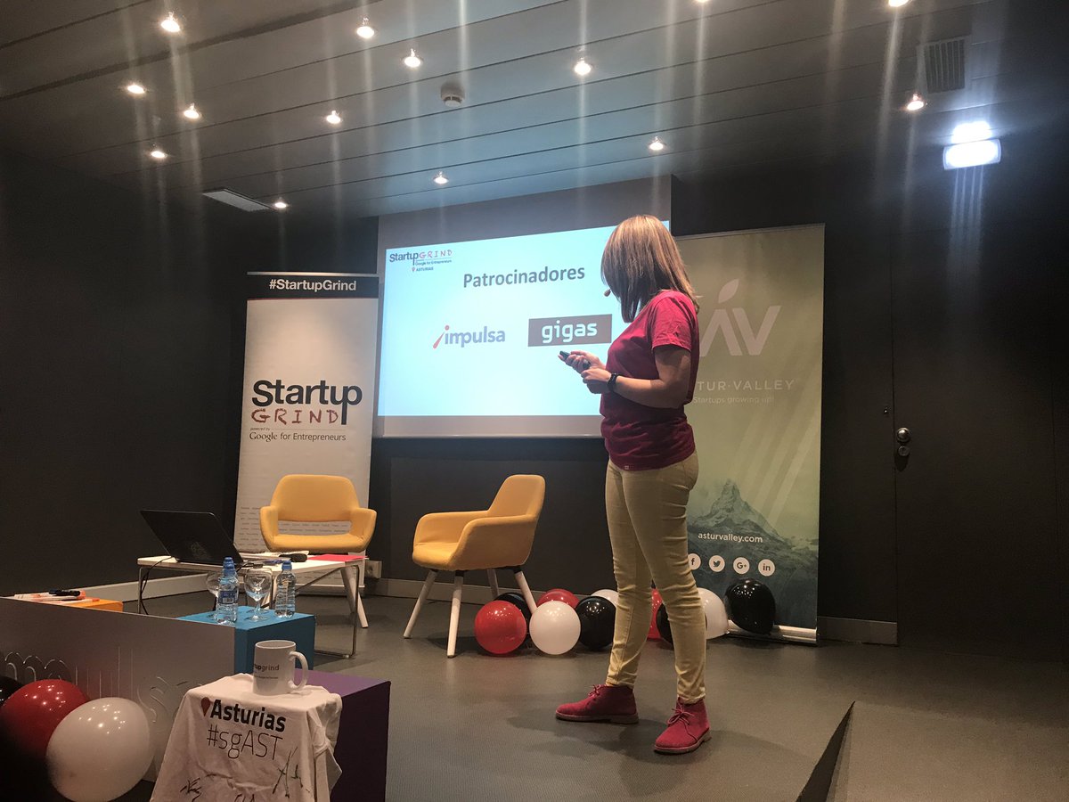 StartupGrindAST's tweet photo. Comenzamos el evento de hoy en Gijón de la mano de @Aurora_Barrero agradeciendo a los patrocinadores y colaboradores que hacen posible #sgAST https://t.co/QHtPFQGuJS