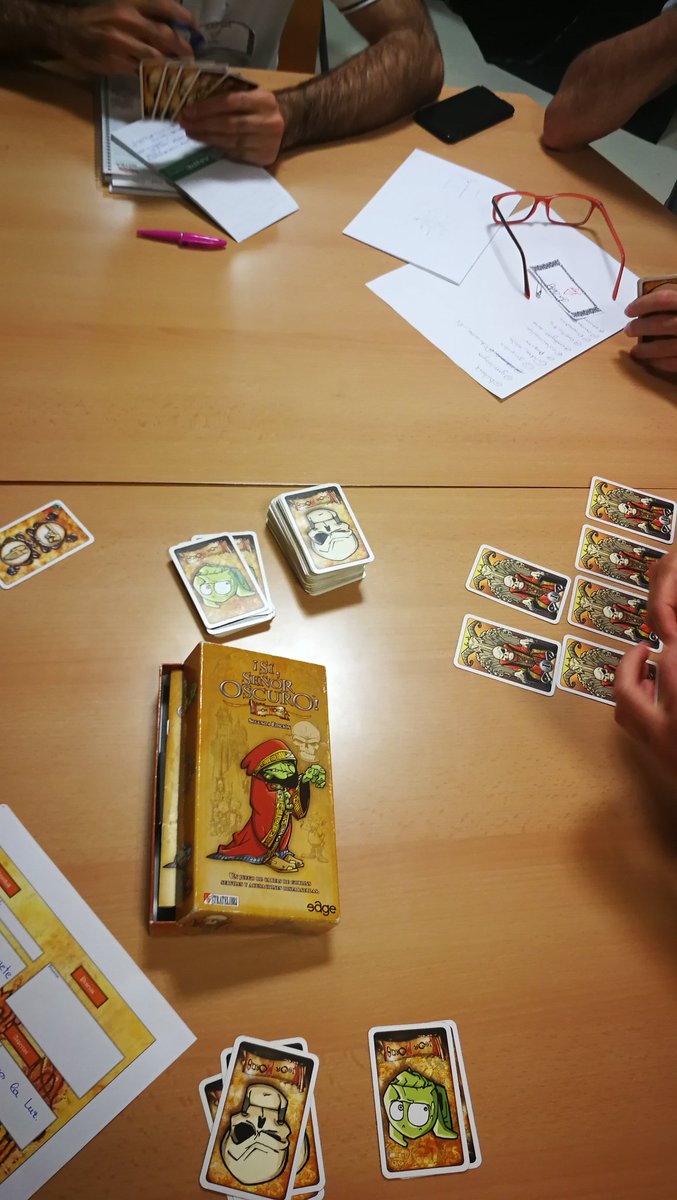 enlavicaria's tweet photo. Fomentando la expresión oral, la creatividad y la imaginación. Creando historias #ABJAlmería #TronoLúdico19 @crodriguez_mono https://t.co/HIWY8L9SyO