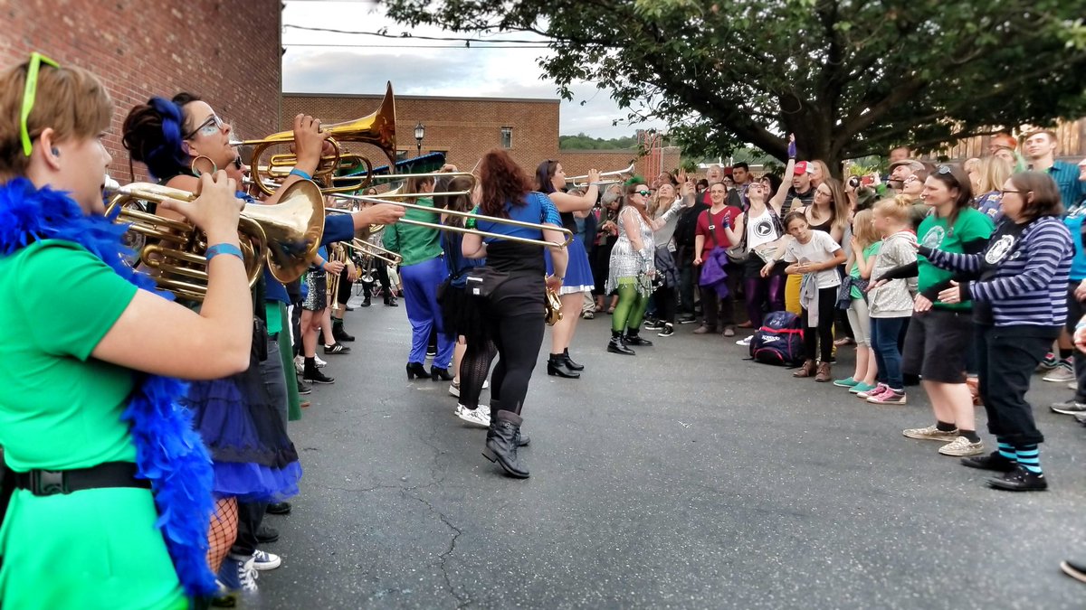 VamoLa's tweet photo. It's time for HONK!FestWest Seattle
Friday South Park neighborhood- 5pm–9pm ⬅️ we're on at 7 on the main drag
Saturday White Center- 1pm–6pm⬅️ we're on at 3:40 on the main drag
Sunday Columbia City- 2pm–6pm
#honkfestwest2019 #honkfestwest 
Location details https://t.co/PWM0z66ino https://t.co/12ptQ4QRpo