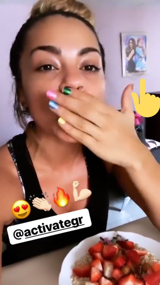 1900Leisy's tweet photo. @gabyramiirezz que emoción despertar y ver tu history en Instagram!! Y pasa el cuadro que te regale 😭😭te adoro muchísimo me emocione tanto 😭 https://t.co/6tiBUZNZhy