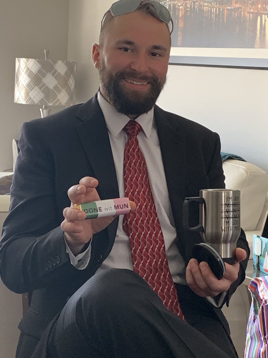 SuzanneStan02's tweet photo. CongratulationsDevin! Enjoy every minute! #mungrad19 https://t.co/OnqNg7ySNk