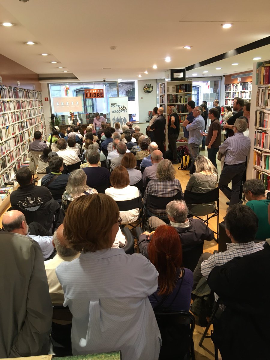 La Llar del Llibre (@lallardelllibre) on Twitter photo Una pila de sabadellencs a <a href="/LaLlardelLlibre/">La Llar del Llibre</a> de Sabadell escoltant la conversa que, sobre la <a href="/CollaDeSabadell/">100 anys de la Colla</a>, mantenen l’home de Sabadell Antoni Dalmases i el senyor de Terrassa <a href="/Jaumaulet/">Jaume Aulet</a>.
Perquè després diguin que a Sabadell no som bona gent !!! Una pila de sabadellencs a <a href="/LaLlardelLlibre/">La Llar del Llibre</a> de Sabadell escoltant la conversa que, sobre la <a href="/CollaDeSabadell/">100 anys de la Colla</a>, mantenen l’home de Sabadell Antoni Dalmases i el senyor de Terrassa <a href="/Jaumaulet/">Jaume Aulet</a>.
Perquè després diguin que a Sabadell no som bona gent !!!