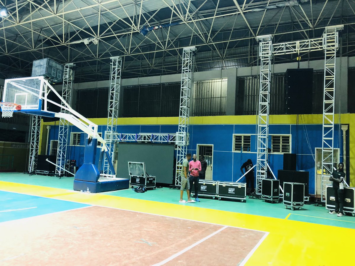 Sensitiveltd's tweet photo. We are about to finish the set up #MTNYoloHoops #Iyaminiye #YOLOBeGreat 

Who will win tomorrow between @PatriotsFC  Vs @reg_rwanda ? https://t.co/gjM0esC6YE