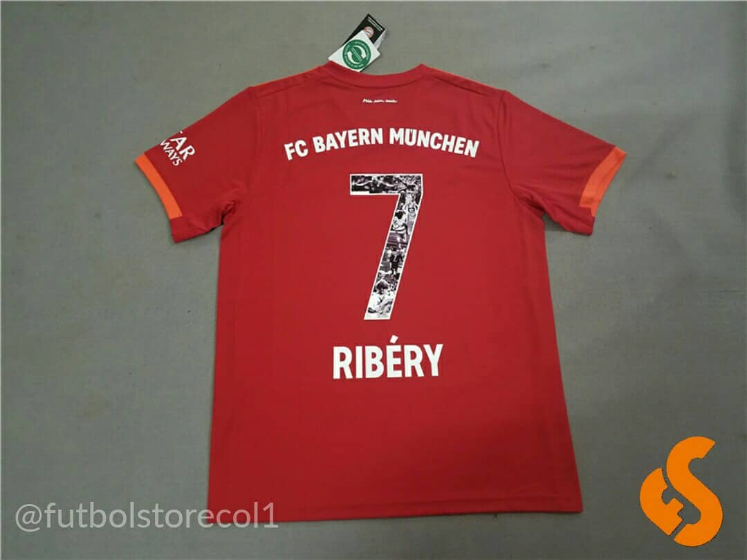 FutbolStorecol's tweet photo. ¡CAMISETA BAYERN MUNCHEN TEMPORADA 19/20 - EDICIÓN ESPECIAL ROBBEN Y RIBERY!
Pide aquí en @FutbolStorecol está sensaciónal camiseta de  los Bavaros para la temporada que se aproxima. 
Pídela edición especial en homenaje a la última temporada de las leyendas Robben y Ribery. https://t.co/0OCgF8qcIe