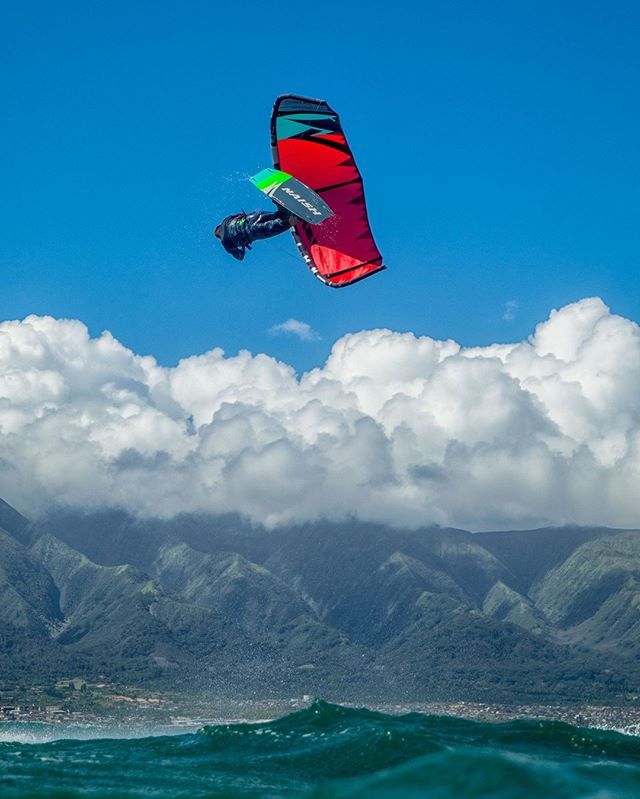 Can't wait to send it this weekend at @MauiKiteFest!
<a href="/EwanJaspan/">Ewan Jaspan</a> captured by @pacificmove lens. bit.ly/30X9YqI