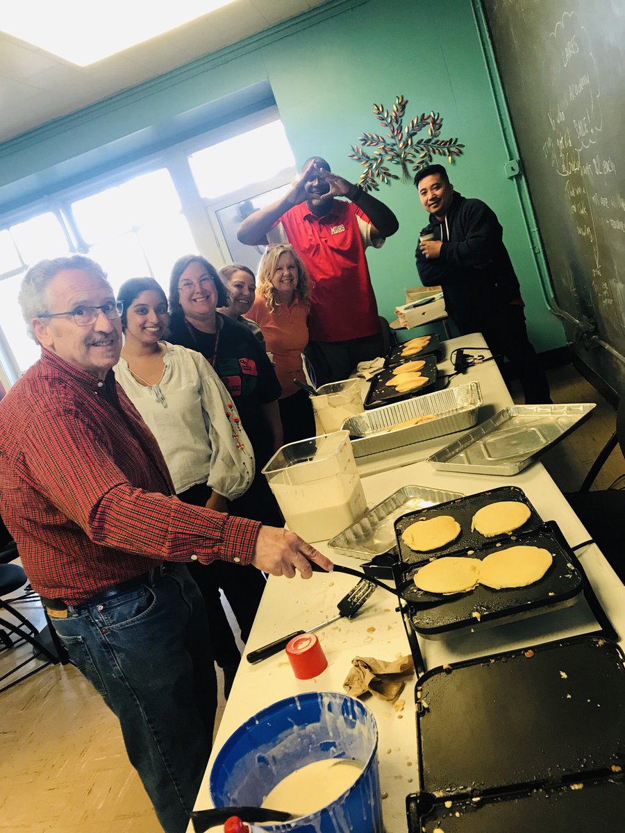 mtdiablohs's tweet photo. SENIORRSSS!!! Red Devil staff is sending our seniors off with a beautiful pancake breakfast this morning. Now that bellies are full, let’s get ready for graduation! Off to the pavilion they go ❤️💚 https://t.co/Cwl8PJoOtD