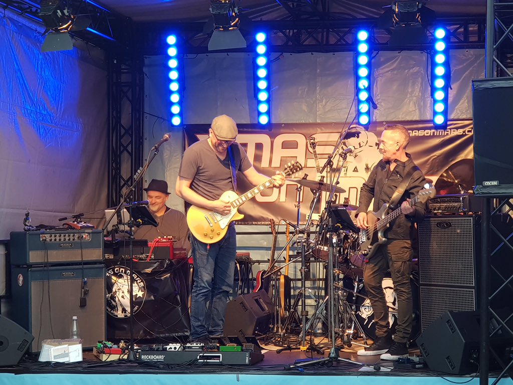 XmasOnMars's tweet photo. Xmas on Mars #xmasonmars is back...let‘s rock and roll #xmasonmars #herdeckermaiwoche2019 #germany #fender #gibson #sonor #nord #herdecke #tatoos #stetson #paiste #galienkrueger #bass https://t.co/dMSmsgRMFL