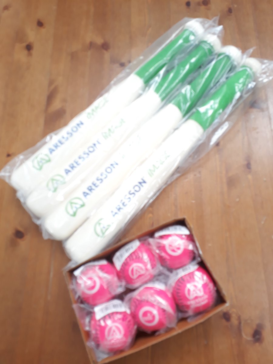 OrrellRounders's tweet photo. That's some new kit arrived thanks to @AressonSports 
@OrrellRUFC @WinstanleyPark @RoundersEngland https://t.co/ipYGOulEbZ