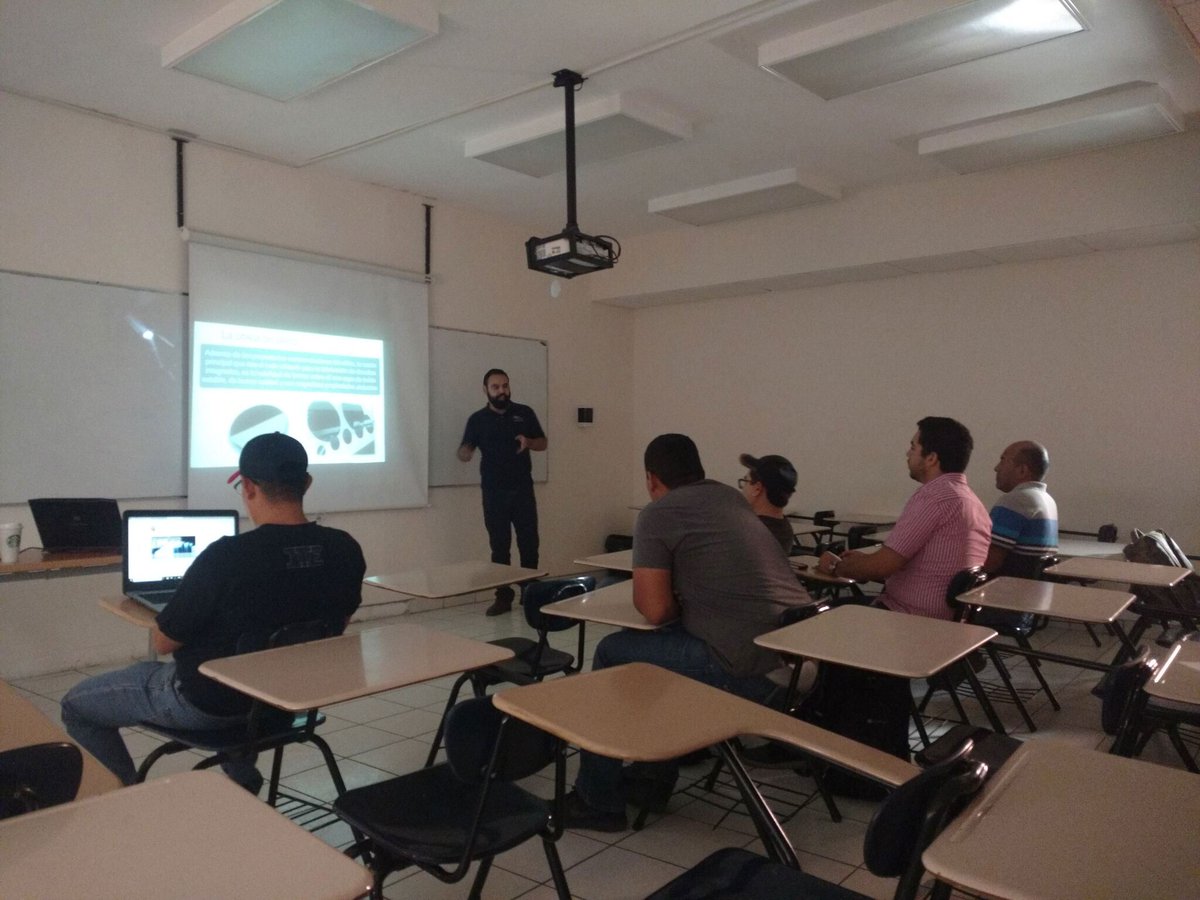RNanofab's tweet photo. Se llevó a cabo el curso-taller de "Diseño, modelado y fabricación de sistemas micro electro mecánicos" por el M.N. Edgardo León Salguero, en la Universidad de Sonora. https://t.co/TH3H80aF53
