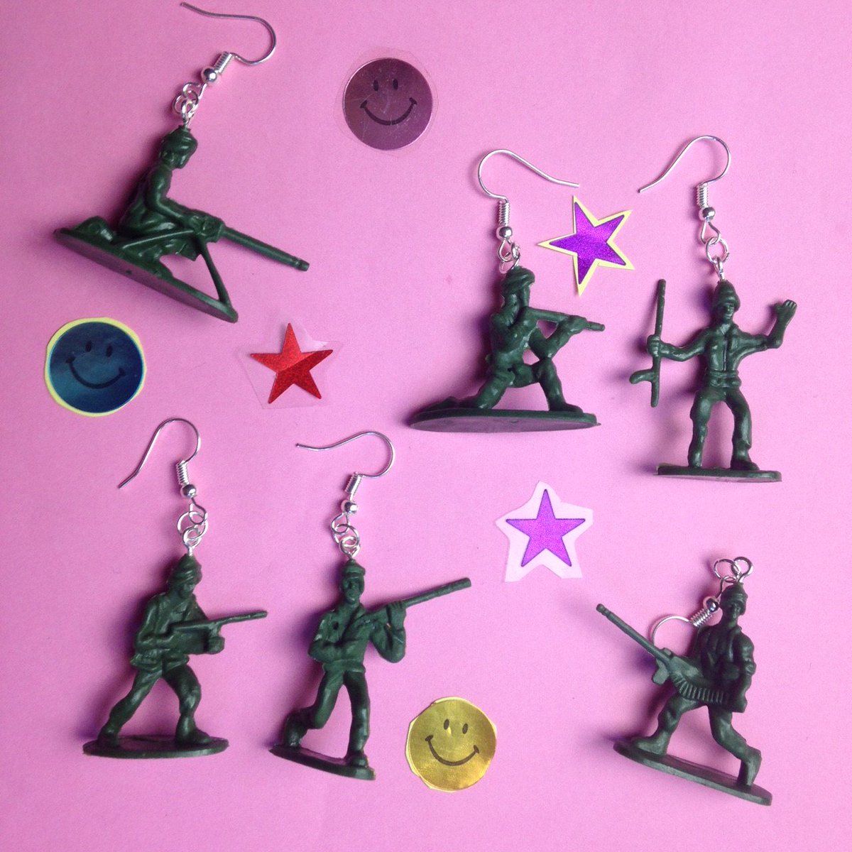 2POINT5D_STWEAR's tweet photo. Lil #soldier / #army men #earrings preview
super retro/ nostalgic and serious toy story vibes !

out now on our #depop and #etsy
#handmade #retro #kitsch #stylish #nostalgia #90sbaby #90skid https://t.co/lnzeAIUcP0