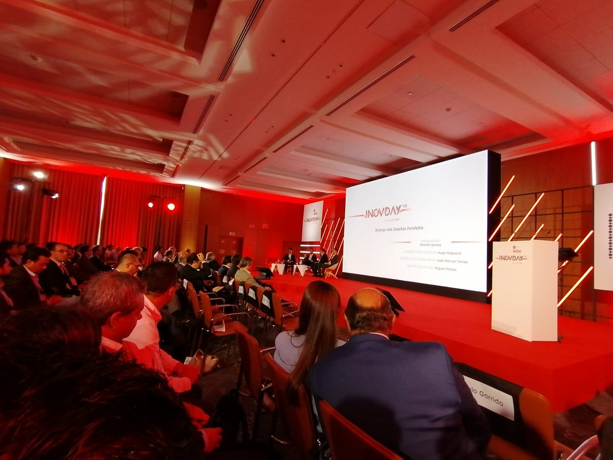 jose_terras's tweet photo. #InovDay2019 of EDP Distribuição, great experience and a pleasure moderating the discussion panel of Flexibility Management with @Nuno_F_G_Silva, Ricardo Bessa, Miguel Carvalho and @David1Fonseca #edpinnovation #smartgrids https://t.co/yh04k1q6hC