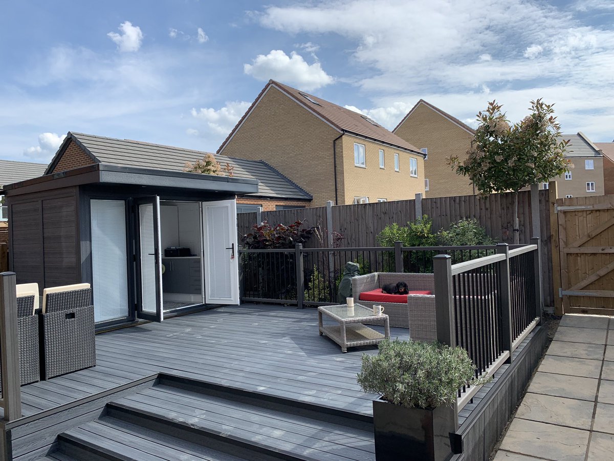 compositegarden's tweet image. One of our new deep grained garden buildings in Peterborough with extensive decking and balustrade.  It does create an amazing low maintenance out door living space 👍