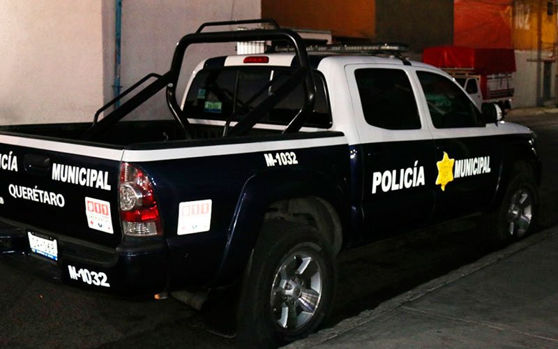 #Seguridad 🚨 | Se detiene al “Borrego” y tres personas más por riña

· Se aseguró a tres hombres y una mujer, quienes derivado de conflictos previos habían participado en una riña, causándose lesiones 👉 bit.ly/2MhSulr