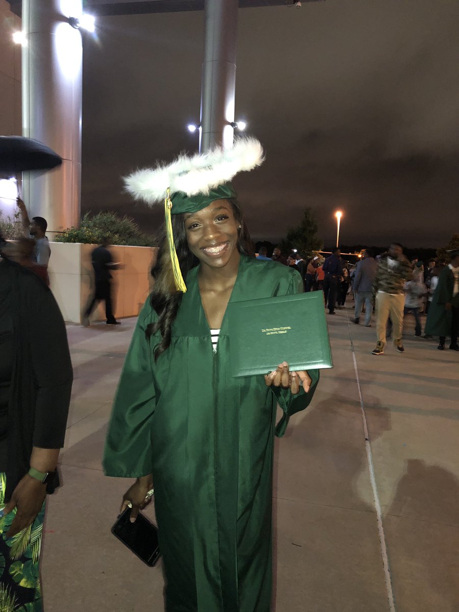 toney_mrs's tweet photo. Struggled in math 2nd-4th grade
#MsMartin became her 5th grade math teacher and #therestisHISTORY Thank you for sticking with her and not allowing her to give up!!! She is now a 2019 graduating senior from DESOTO and loving math!!! @DeSotoISDAdvAca @DeidreHannible @wrefama https://t.co/14R4Kw71gf