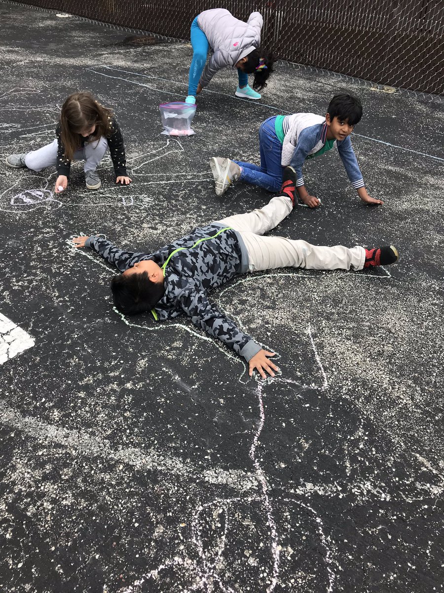 MrsPecksPeeps's tweet photo. Chalk Day fun #countdowntosecondgrade #lovemykids #happyteacher #funinthesun #creativity @kristi_blasius @ESzepesi @ElemWest50 @smgaillard @JoseMedinaJr89 @vicking02 @davidanneg https://t.co/d5HzcxkIrY
