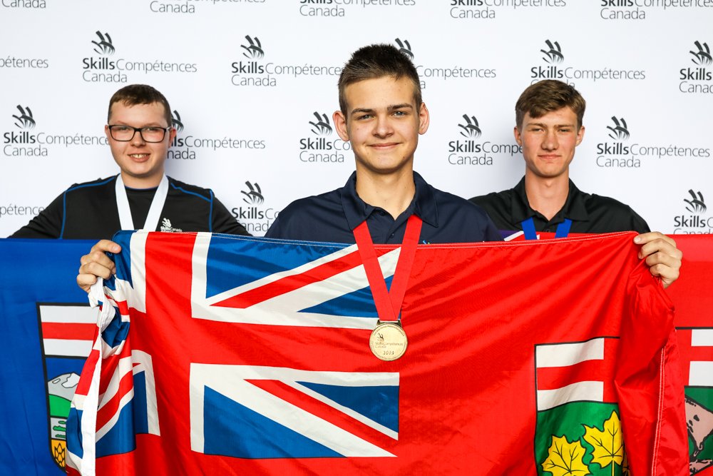 Skills_Canada's tweet photo. 03S-Precision Machining/Techniques d'usinage
GOLD / OR - Cade Wright, ON
SILVER / ARGENT - Josef Weiss, MB
BRONZE / BRONZE - Cole Abel, AB https://t.co/rKYpeoQyR1