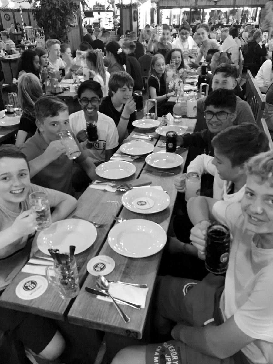 solschMFL's tweet photo. @solsch1560 pupils enjoying a traditional Bavarian meal for dinner 🍽 🇩🇪 https://t.co/kJfhhYWe63