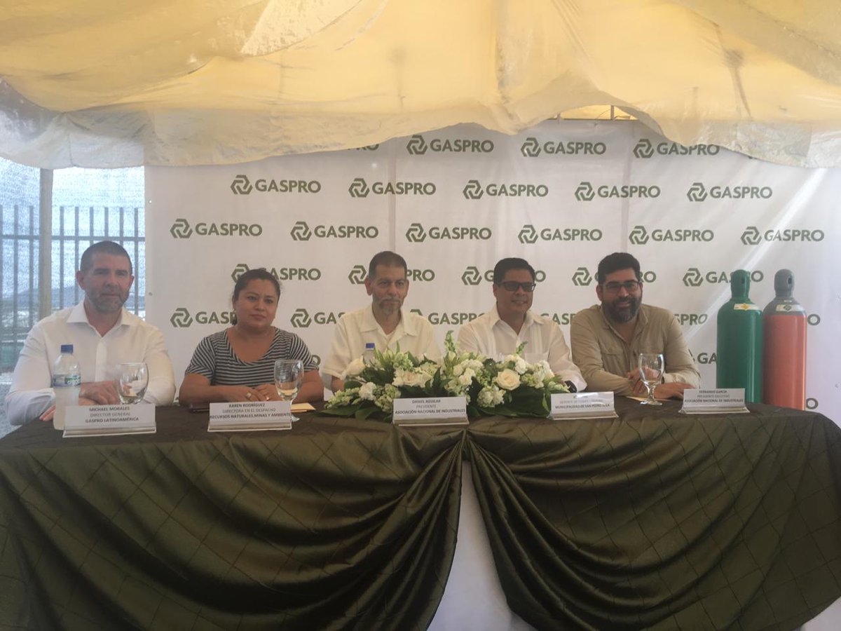 CNI_HN's tweet photo. Más #inversion extranjera se instala en #Honduras, hoy se lleva a cabo el lanzamiento de la planta industrial #GASPRO en @SanPedroSulaHN.
$150 millones de dólares de inversión extranjera. https://t.co/8r6xoPXLMf