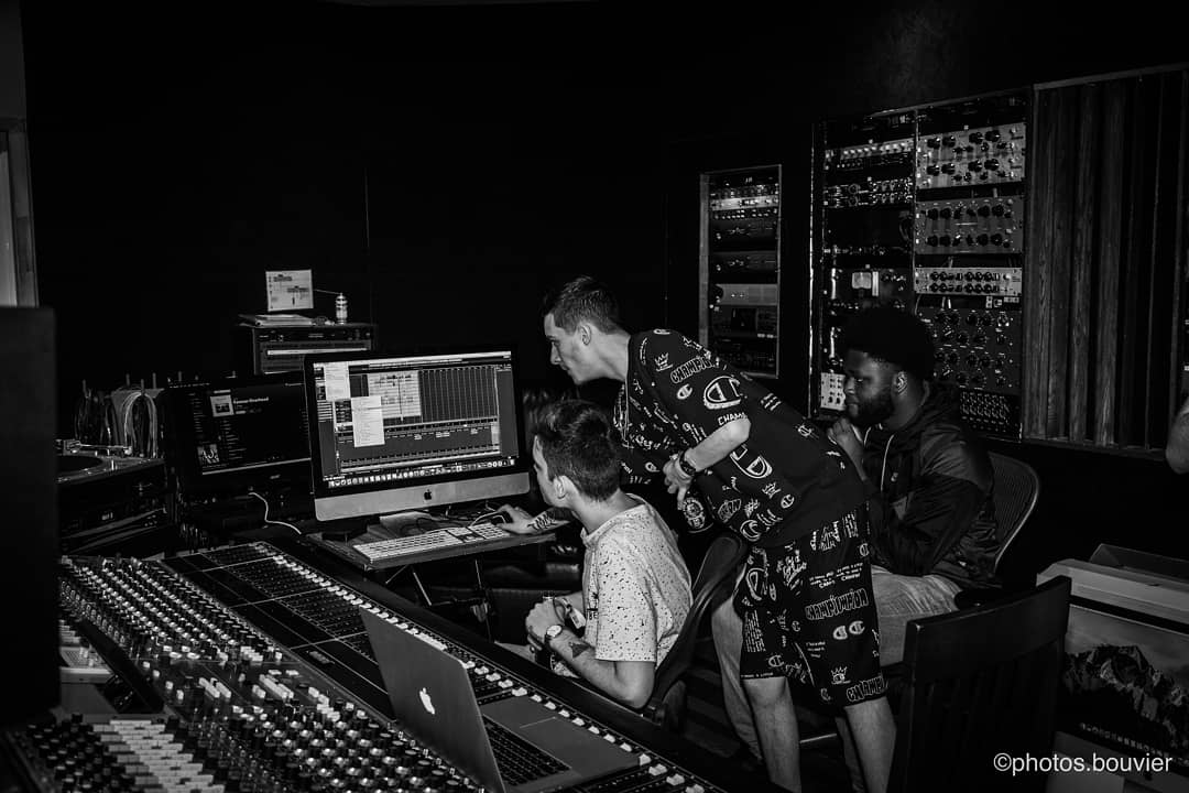 SINGLE ALERT ! 🎶🔥☢️
photo: photos.bouvier