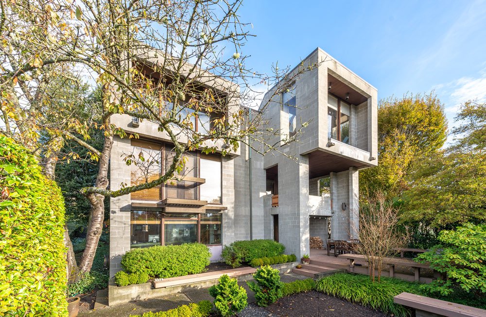 "With many well-known architects, you can see change over time and trace the growth step-by-step. But with Gordon [Walker], I’ve never seen that pattern. ... He reinvents every time around." -- Grant Hildebrand bit.ly/2W9obSr