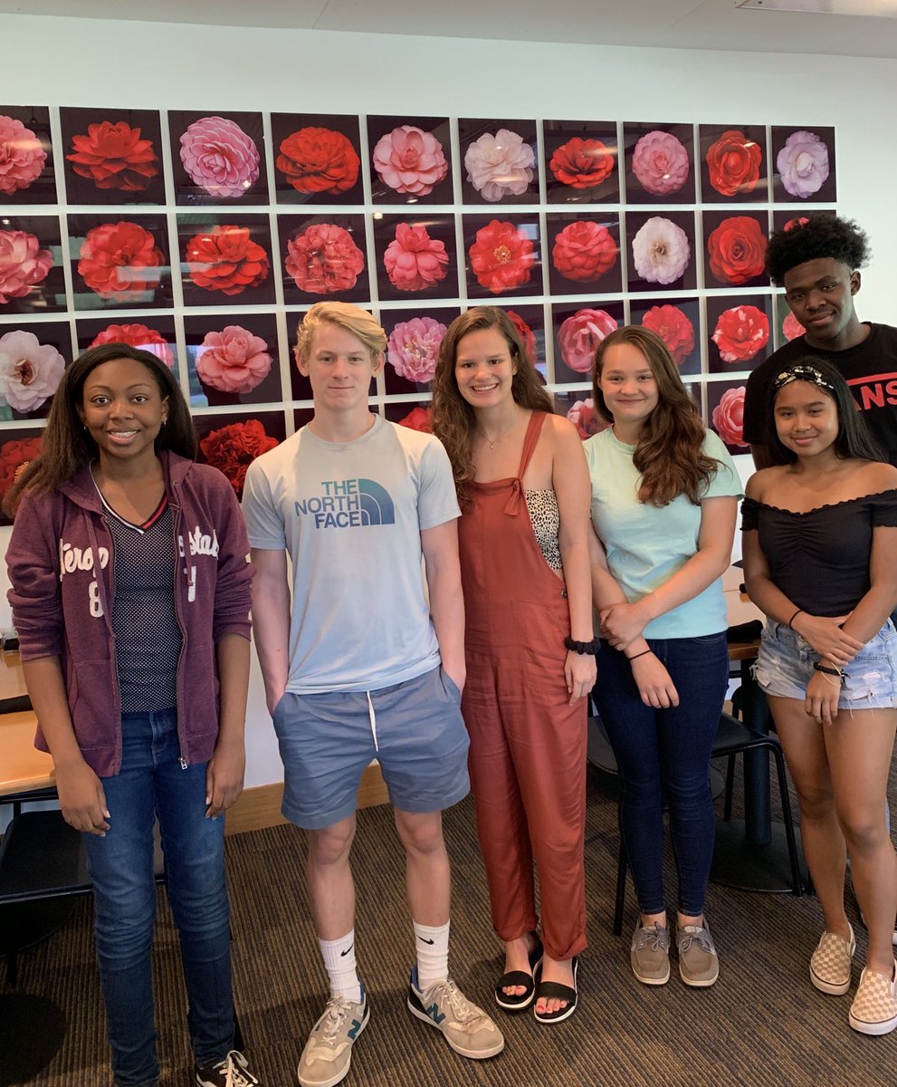 Carrie Geiger (@carriegeigerpky) on Twitter photo Delightful lunch with <a href="/pkyongedrs/">P.K. Yonge</a> Junior Marshals, Valedictorian, and Salutatorian after #graduation practice today. Excited to hear about the plans of these wonderful #Bluewave scholars. Delightful lunch with <a href="/pkyongedrs/">P.K. Yonge</a> Junior Marshals, Valedictorian, and Salutatorian after #graduation practice today. Excited to hear about the plans of these wonderful #Bluewave scholars.