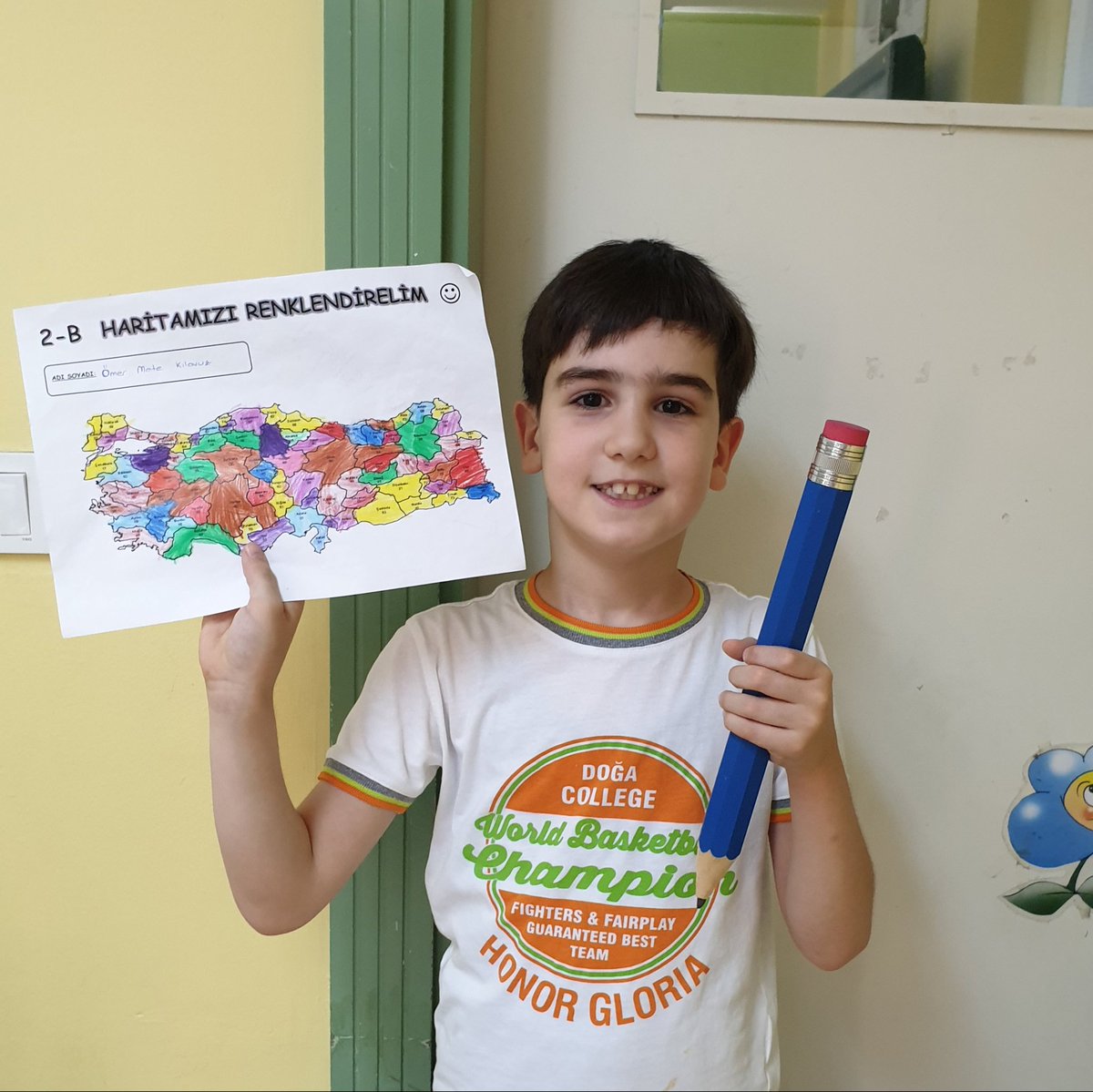 gozdecvzc's tweet photo. Kitabını oku, kitap numarasını haritadan bul ve boya 🎨🖌 81 kitap okuyan ve haritanın tamamını renklendiren kitap kurdu hediyesine kavuştu 🎉🐛📚👫 #2B @Serkan_Celik52 @DogaUskudar @nurhansutlass @AliRizaLule @SanemBH @ramazansezr https://t.co/9TQjdaMA2p