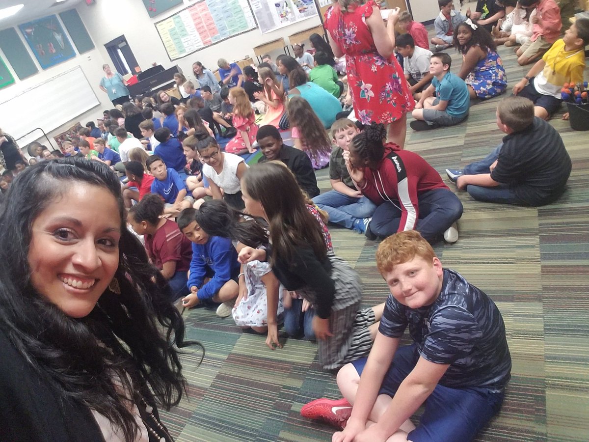 MrsPruenteCCE's tweet photo. Last Day of school... these were before my continuous crying and sobbing..I tried so hard , I told them they were happy proud tears!
#thisiscce
#thisismidway
#weloveourccekids
#LastDayOfSchool https://t.co/b6vTIFx0F9