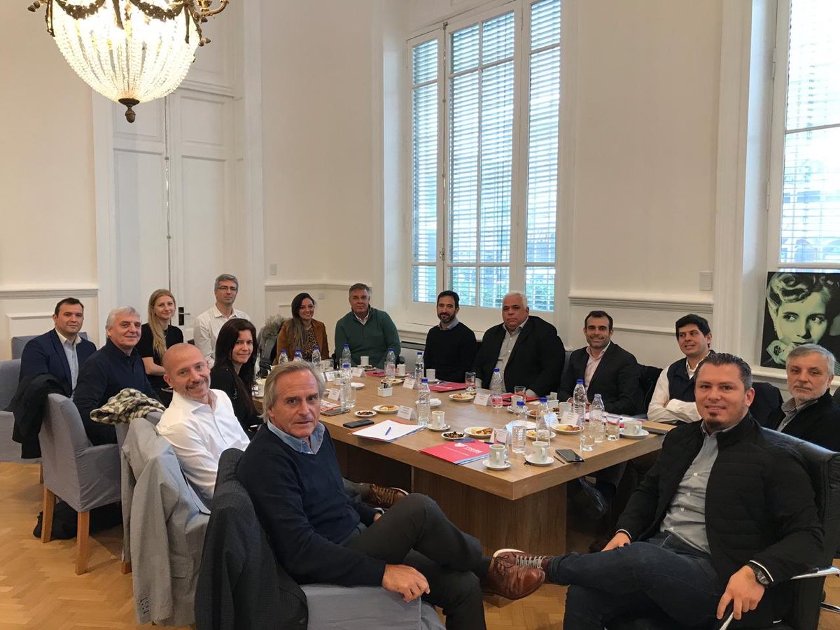 ZamoraJulio's tweet photo. 1/2. Nos reunimos con representantes de las empresas Andreani, Norlog, Dodero y otras, todas con filiales radicadas en el distrito, dedicadas al rubro de la logística, almacenamiento y distribución. https://t.co/kOXuvLhRZ2