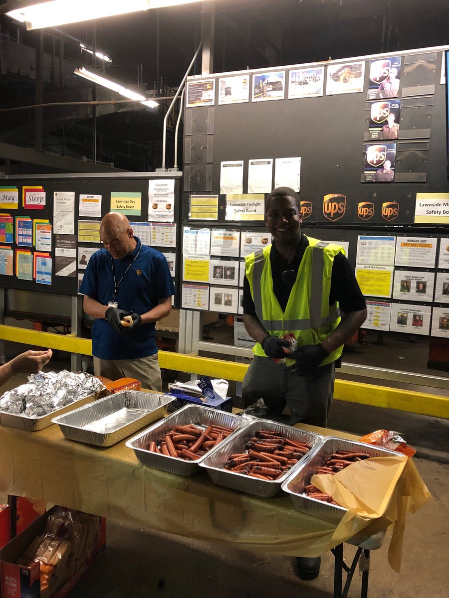 Summer Safety Kickoff BBQ in Lawnside. ⁦<a href="/ChesapeakUPSers/">Chesapeake UPSers</a>⁩